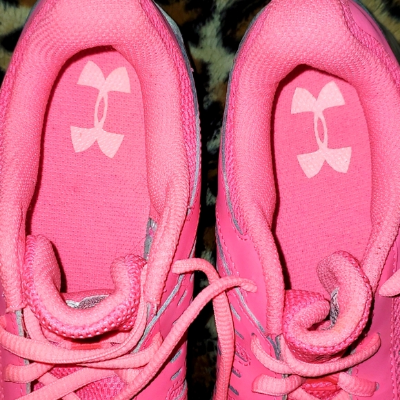 Under Armour Neon Pink GGS Micro G Speed Swift 7Y - Picture 6 of 6